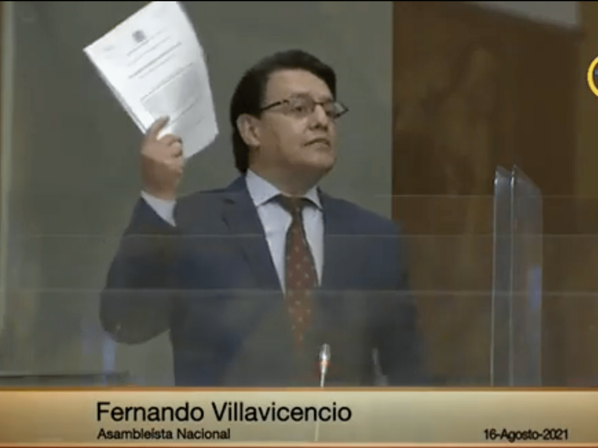 FERNANDO VILLAVICENCIO DEVUELVE EL HONOR A ESTE&nbsp;PAIS